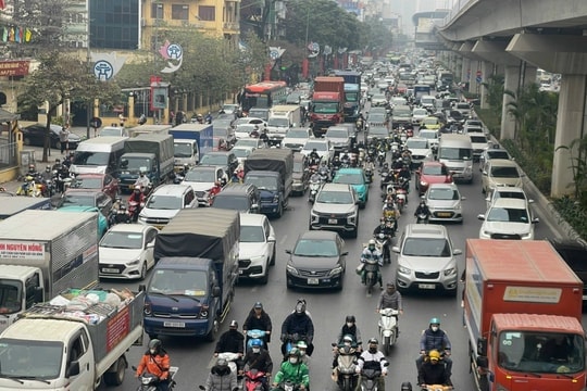 [Podcast] Tin tức ngày 11-6: Hà Nội đề xuất hạn chế xe cá nhân, nghiên cứu thu phí chống ùn tắc